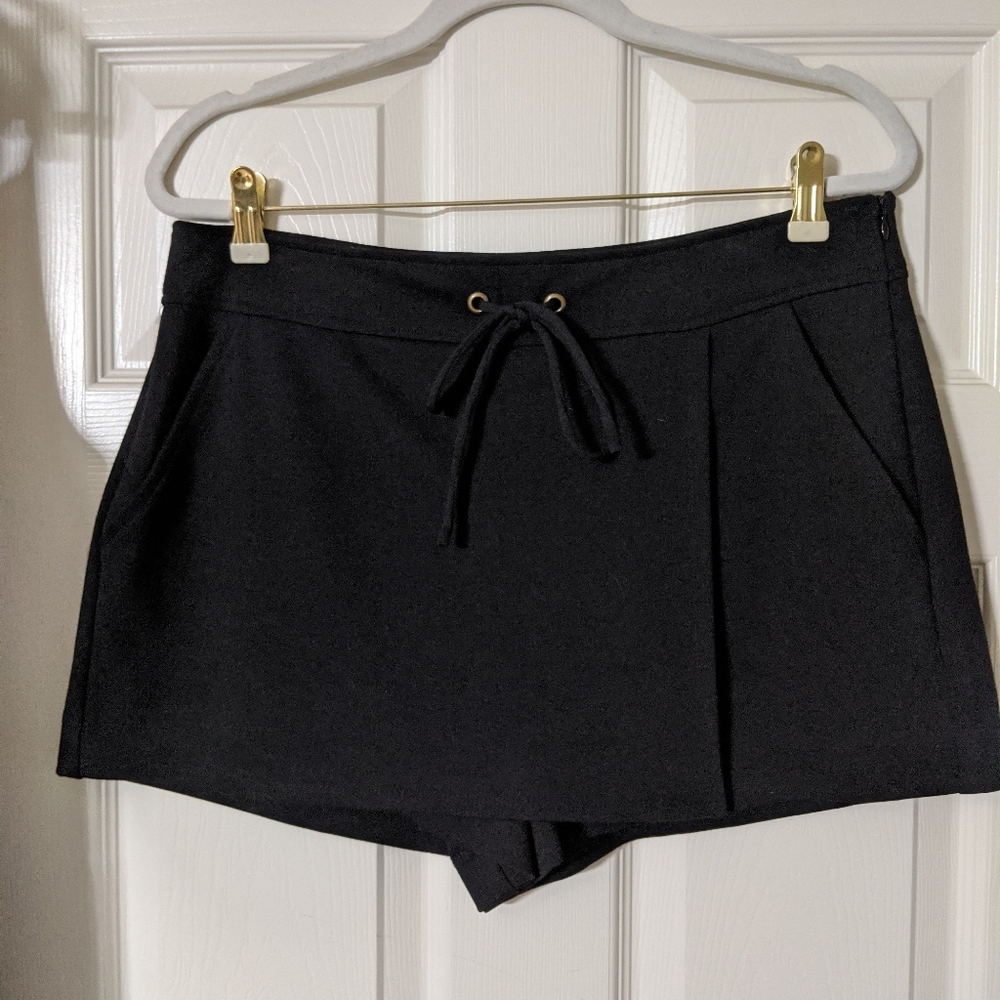 NWOT Maurice's Skort, Black, Size 11/12